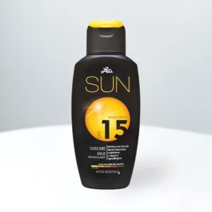 Lea Sun млеко за сончање SPF 15 со бронзен ефект за лице и тело.