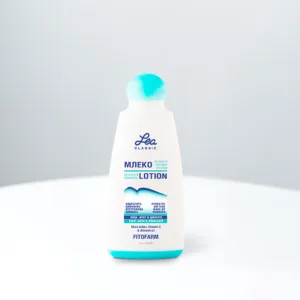Lea Classic млеко за нега и чистење на лице.